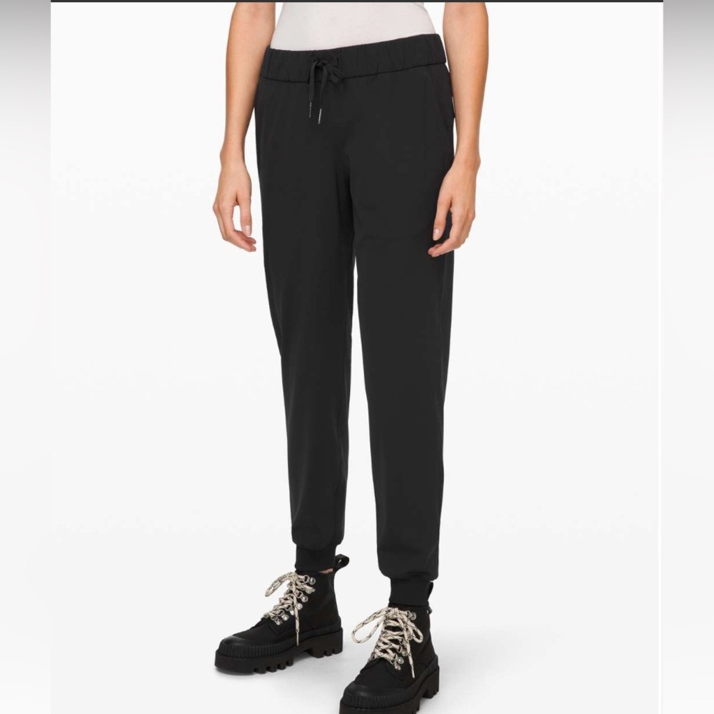Lululemon On the Fly Jogger *Luxtreme